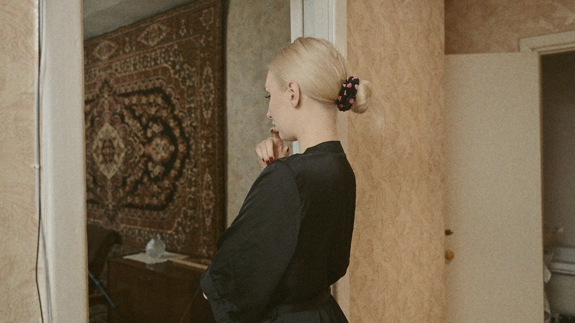 Задумчивая красавица