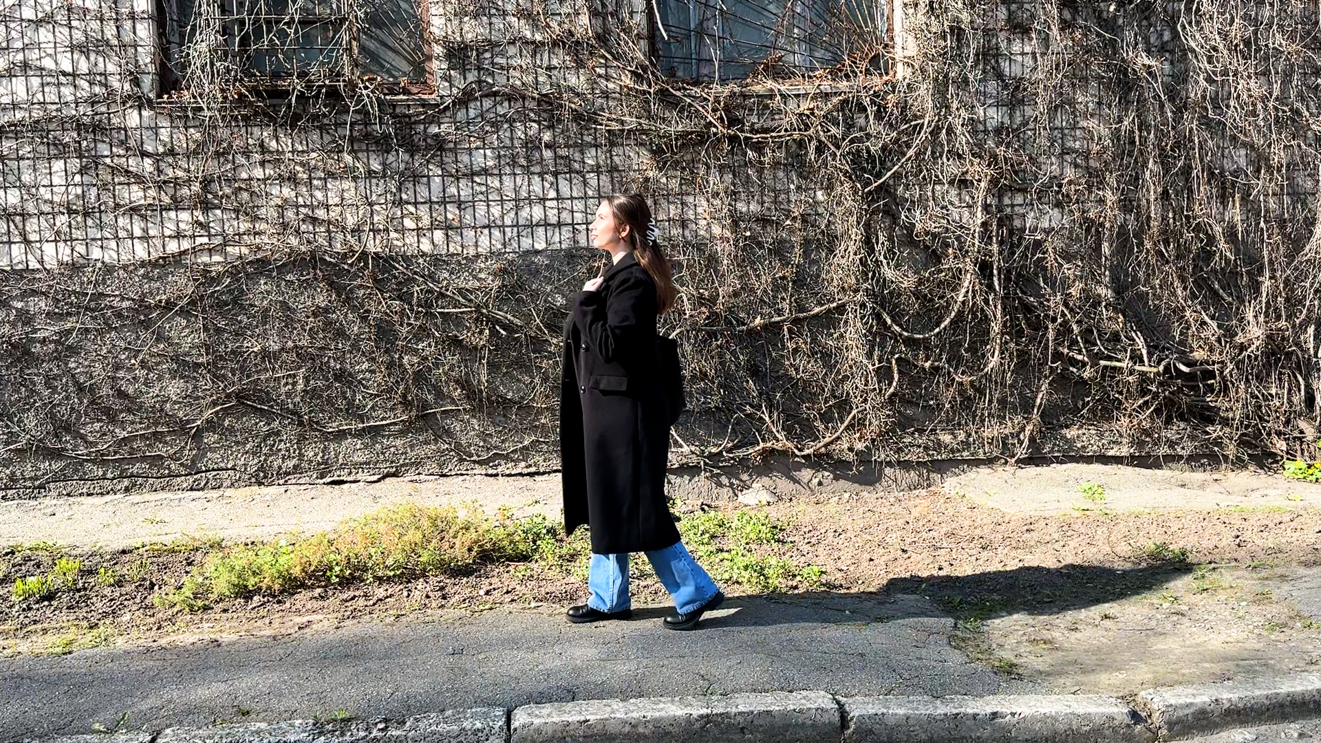 Jalan-jalan di taman