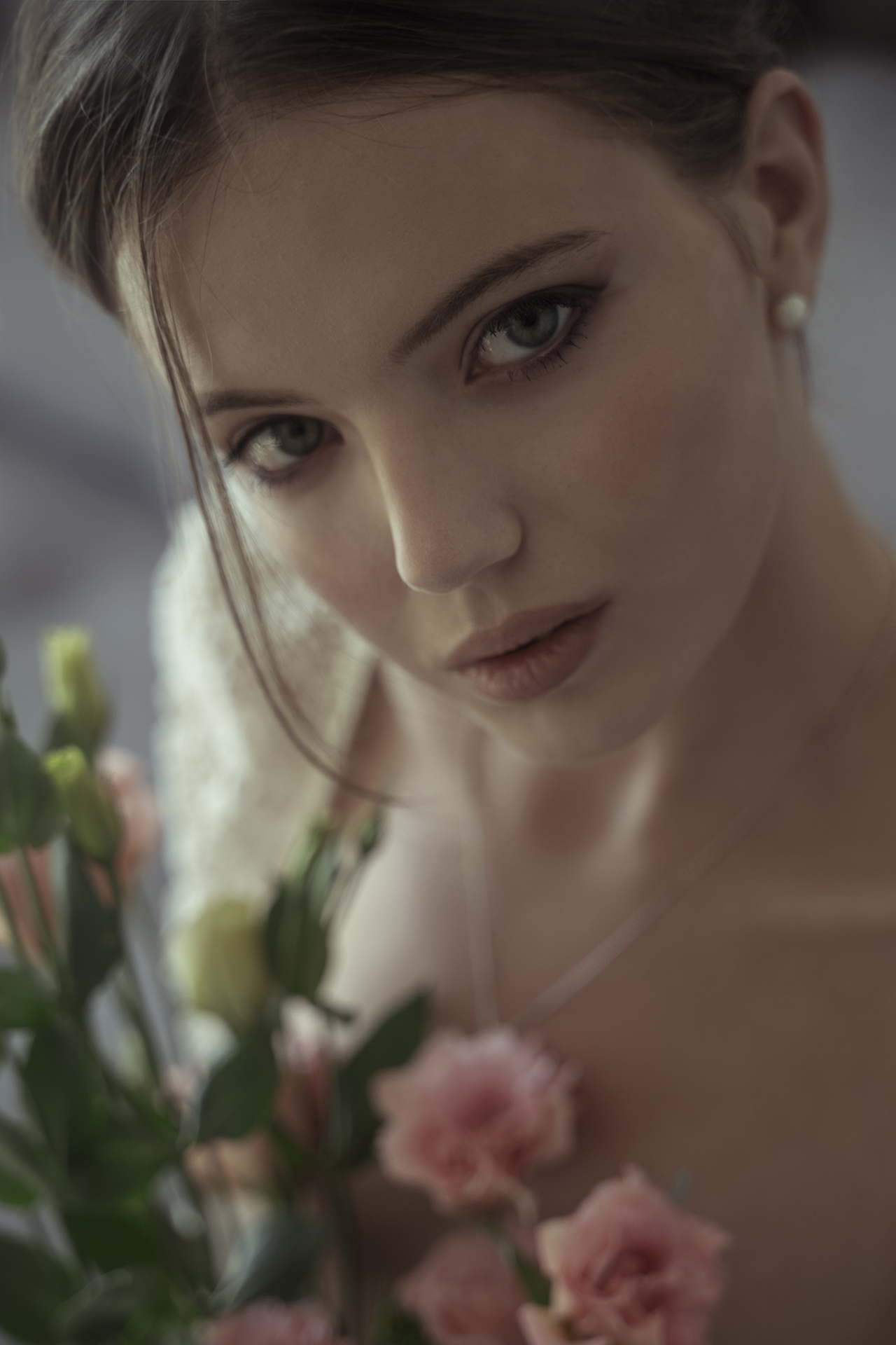 Charming gaze